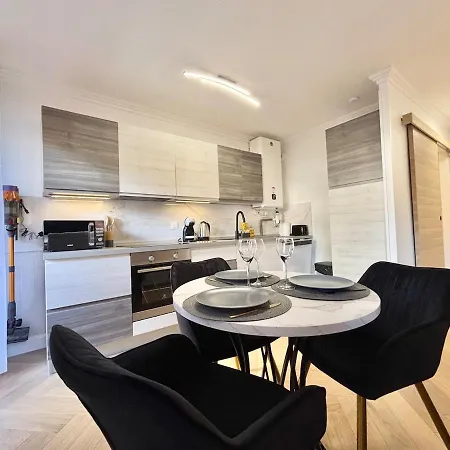 Renove Climatise 4 Voyageurs Menton