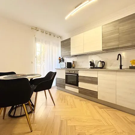 Renove Climatise 4 Voyageurs شقة