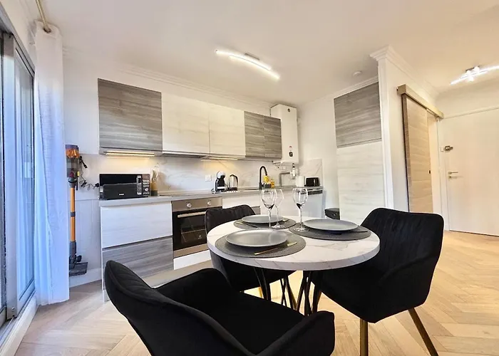 Renove Climatise 4 Voyageurs Menton